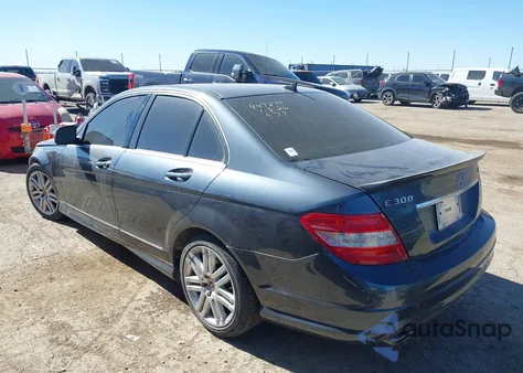 2009 Mercedes-Benz C 300 Luxury 4Matic/Sport 4Matic from USA, damaged, VIN WDDGF81X99R083692